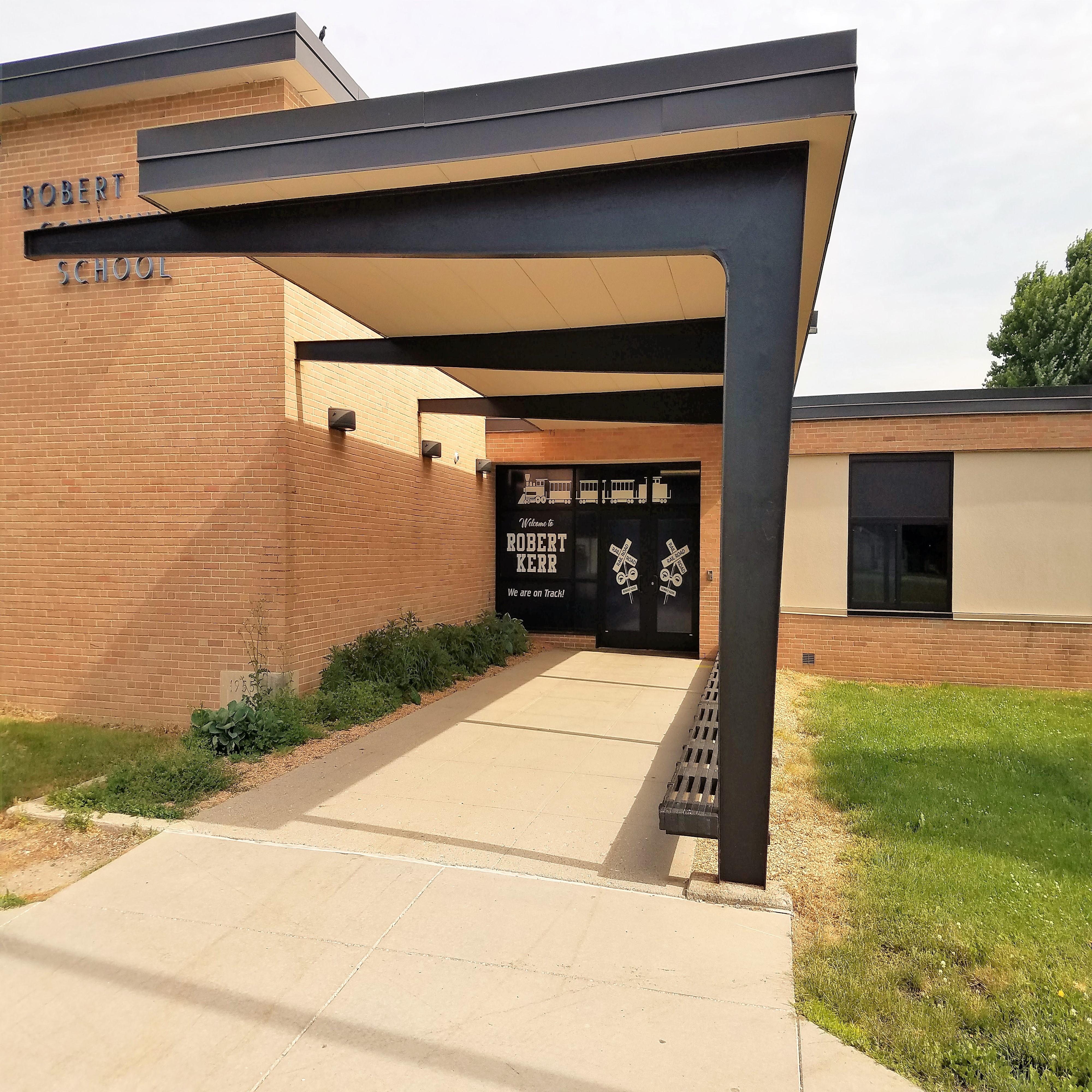 Robert Kerr Elementary School photo